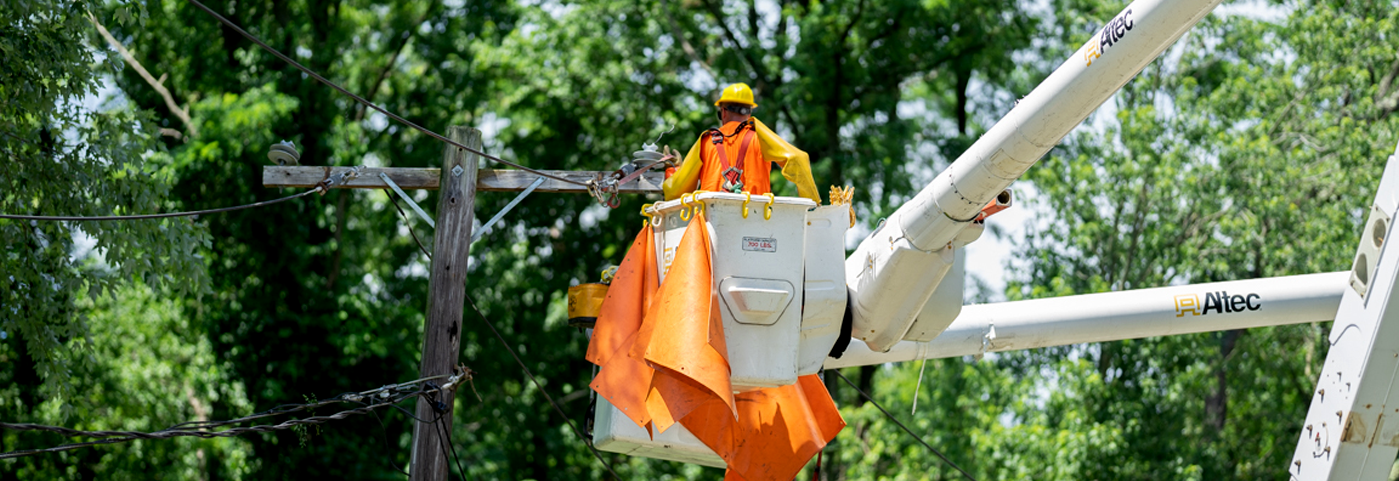 PSEGLI Crew working on Long Island